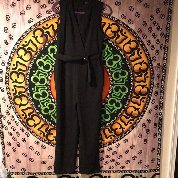 jumpsuit - Picture 4 of 4